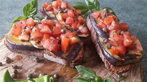 Bruschetta Con Melanzane Grigliate E Pomodorini Youtube