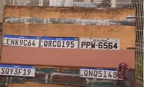 Motoristas perdem placas de carros após temporal em Vila Velha