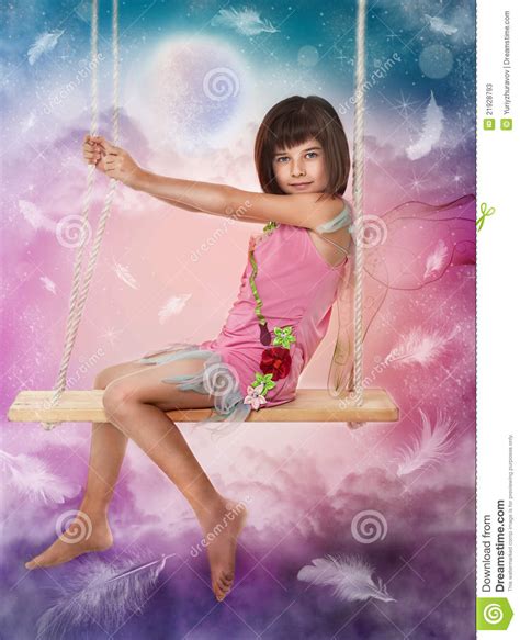 Petite Fille S Asseyant Sur L Oscillation Illustration Stock