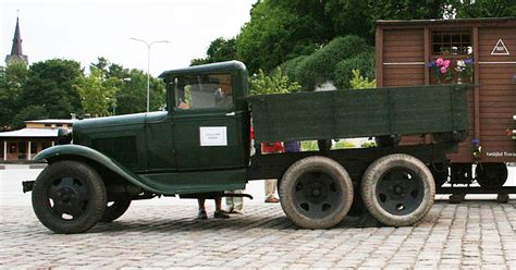 GAZ AAA medium 6x6 2 ton truck (1936)