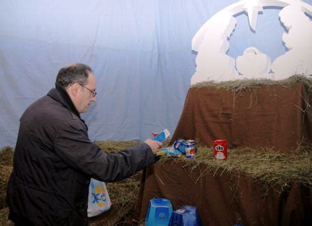 Forio Il Presepe Della Solidariet Costruito Con Generi Alimentari Donati