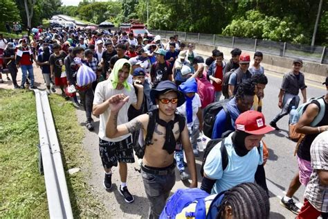 Nueva Caravana De Migrantes Se Acerca A La Frontera Entre Eeuu Y M Xico