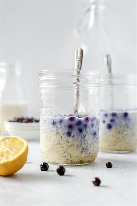 Blueberry Overnight Oats With Lemon Braes Bites