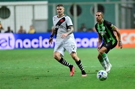 Vasco vence América MG golaço no fim e sai da zona de rebaixamento