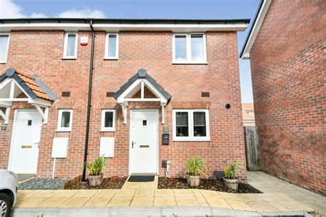 2 Bedroom End Of Terrace House For Sale In Shuter Grove Swindon Sn25