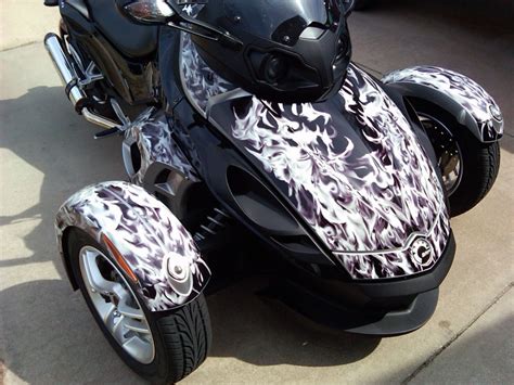 Can-am Spyder body wraps - WrapMySpyder.com