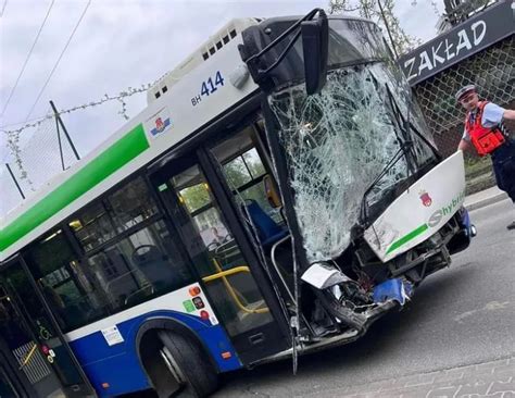 Zderzenie Autobusu Z Busem Jedna Osoba W Szpitalu Utrudnienia W Ruchu