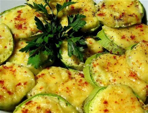 Как быстро и вкусно приготовить кабачки в микроволновке | Opskrifter, Salat