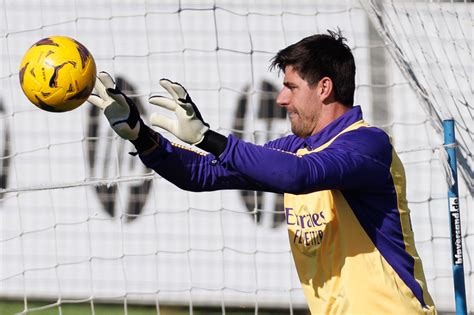 Thibaut Courtois Lascia L Allenamento Del Real Madrid In Lacrime