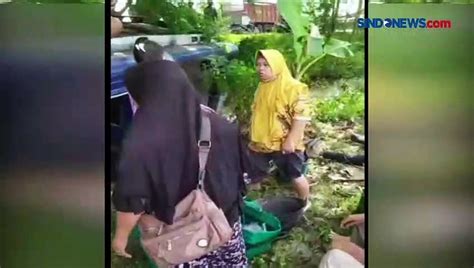 Sopir Diduga Pingsan Saat Mengemudi Mikrobus Terjun Ke Sungai Video