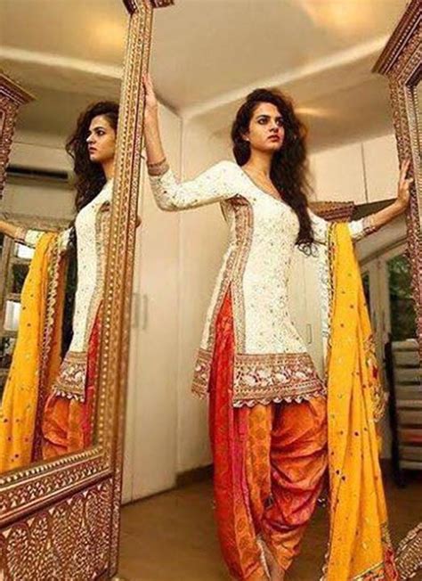 Keep Your Festive Look Relatively Simple With This Gorgeous Punjabi