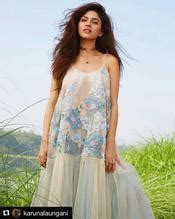 Sapna Pabbi Hot Pics Collection AZNude