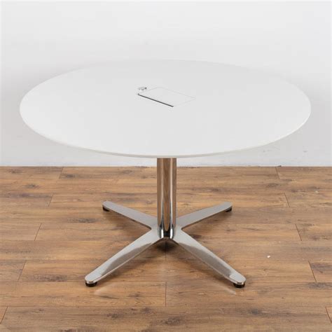 White 1200d Round Office Table