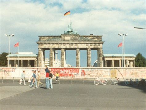 Brandenburg Gate Berlin Wall 1961 : 1948. The Schism of Berlin Nearly Complete / Ö sept 10, 1989 ...