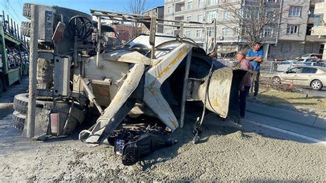 Sultangazi De Zincirleme Kaza Beton Mikseri Motosikletin Zerine