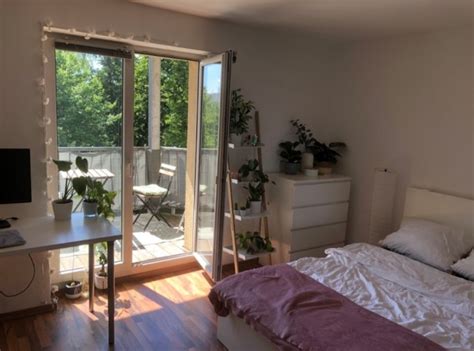 Großes helles WG Zimmer in 2er WG mit eigenem Balkon in