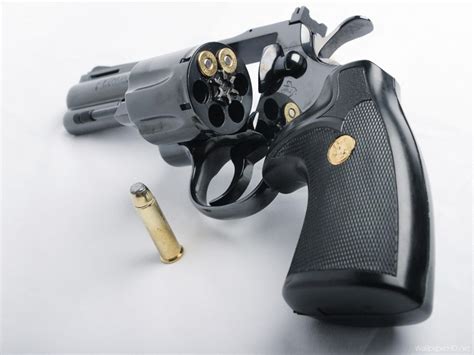 Weapons: Pistol