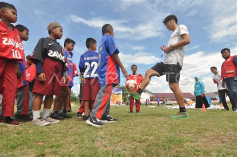 Kunjungan Mantan Striker Timnas Jepang Antara Foto