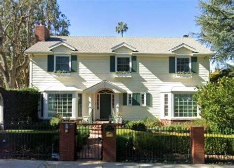 Bryan Cranston House The Sherman Oaks Pad Urban Splatter In 2023