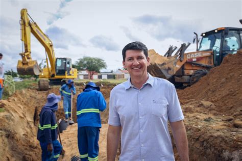 Obras de drenagem no bairro Dom Avelar em Petrolina avançam