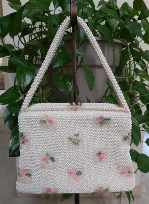 Vintage S Lumured Petite Bead Cream Rose Floral Handbag Purse