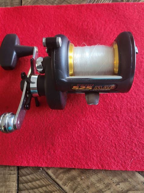 Penn 525 Mag Baitcasting Saltwater Fishing Reel Magnetic Cast Control