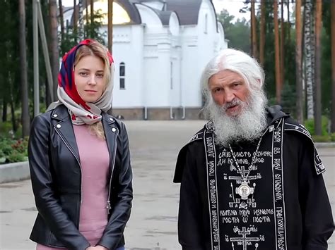 NEWSru.com :: Духовник Поклонской призвал протестующих ходить не на ...