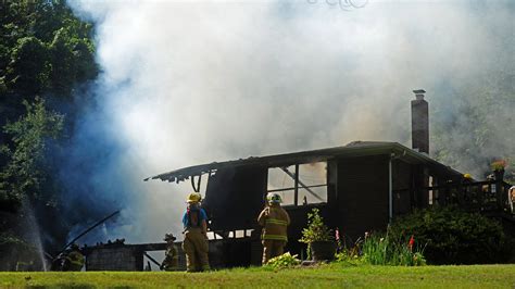 Two Dead After Small Plane Crashes Into Western Pa Home Fox News