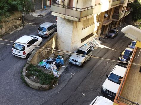 Reggio Calabria Degrado Ed Incuria Nella Centralissima Via Villini