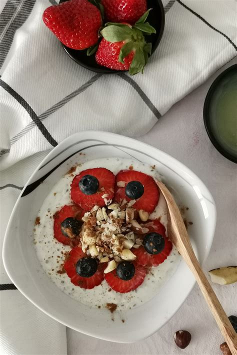 Griechischer Joghurt mit Beeren und Nüssen Foodlie Gipfelglück und