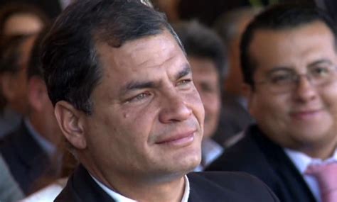 Le Dan Cana A Correa Y Memes Le Dicen ¡no Llores Y Que Tu Sonrisa No