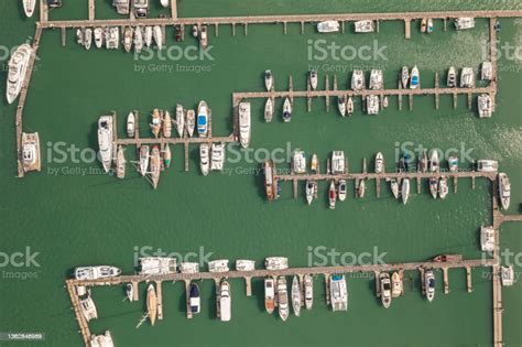 Pemandangan Udara Kapal Layar Di Pelabuhan Marina Di Pelabuhan Laut