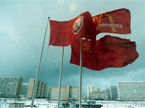 Photos of Russians Enjoying McDonald’s for the First Time in 1990