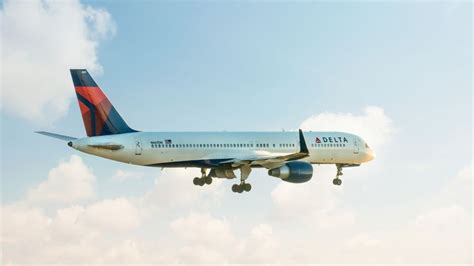 Delta Air Lines Boeing 757 Loses Nose Wheel While Preparing For Takeoff