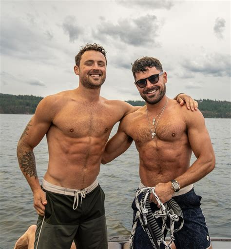 Zac Efron 35 Poses With His Rarely Seen Brother Dylan 31 In New