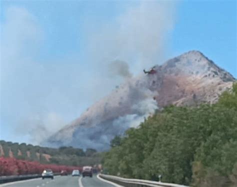 Medios A Reos Y Terrestres Logran Controlar El Incendio Forestal En Un