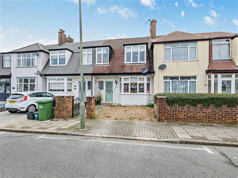 3 Bed Terraced House For Sale In Hillcrest Road Downham Bromley Br1