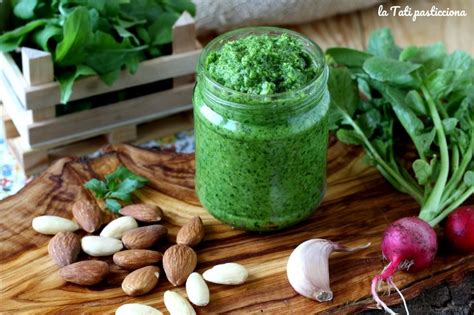 Pesto Di Ravanelli E Rucola Con Frutta Secca Ricetta Facile E Cremosa