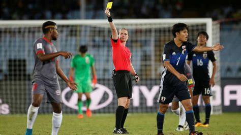 Esther Staubli dejó muy alto el arbitraje femenino Marca