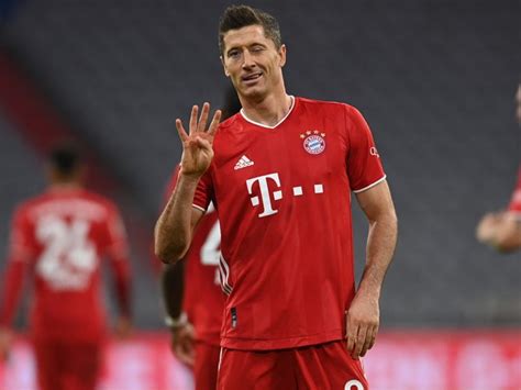 Robert Lewandowski Hits Four As Bayern Munich Win Seven-Goal Thriller ...