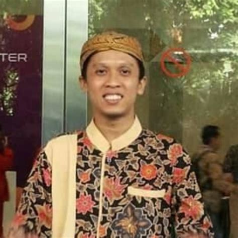 Hamzah Guru Menulis Blog 150000 Rp Jam