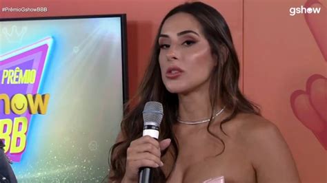 Deniziane Manda Recado Para Ator Famoso Cau Um Beijo Jornal De