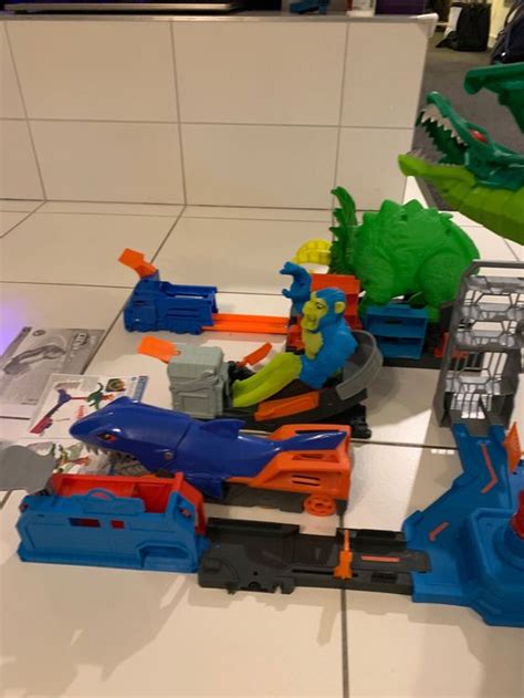 Hot Wheels Sets Drachen Gorilla Dino Hai Gebraucht In Horgen F R Chf Mit Lieferung Auf