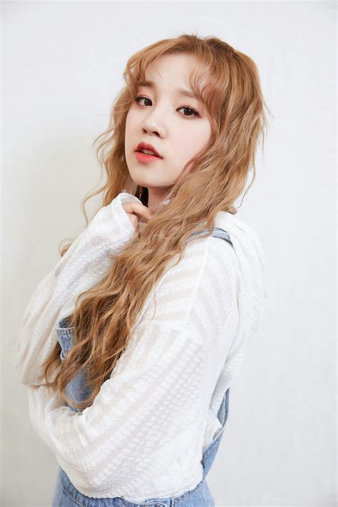 HOT IDOL Weibo Update Keep Running YUQI G I DLE Keep Running Kpop Long Hair