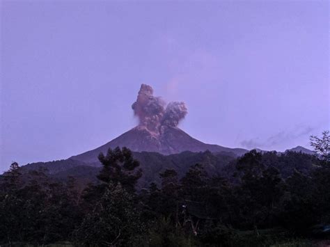 Gunung Merapi Kembali Keluarkan Awas Panas Dan Lava Pijar