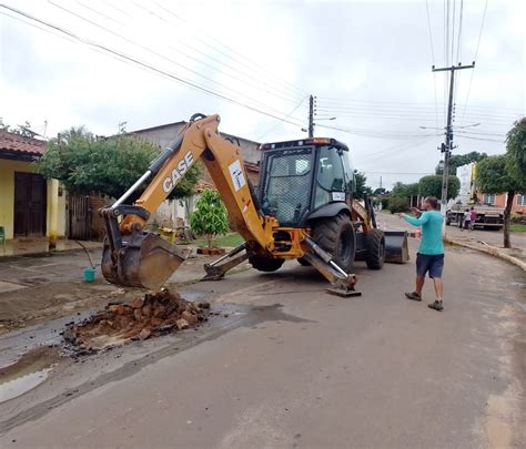 Agespisa realiza obra de manutenção preventiva no sistema de esgoto de