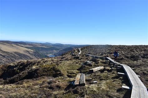 Hiking in Wicklow Mountains National Park - Seek to sea more