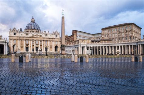 Italy, Rome, View of St. Peter's Basilica and St. peter's square at ...