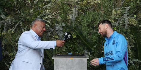 Leo Messi recibió un inesperado reclamo en medio de los homenajes por