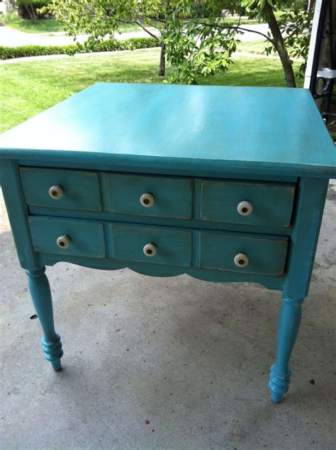 Diy Repainted And Distressed End Table Refinishing Furniture Diy